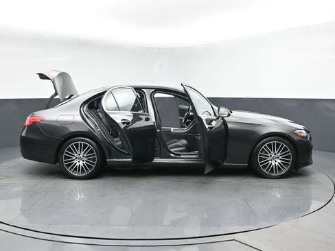 Used 2022 Mercedes-Benz C 300 4MATIC Sedan image 30
