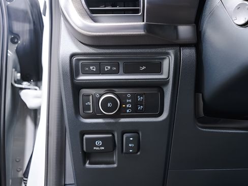 Used 2024 Ford F150 Lariat AWD/4WD image 23
