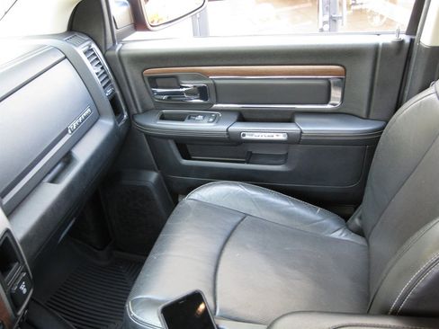 Used 2015 RAM 2500 Laramie w/ Protection Group image 27