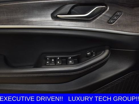 Used 2023 Jeep Grand Cherokee L Limited w/ Luxury Tech Group II AWD/4WD image 21