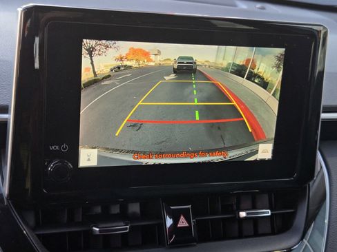 Certified 2023 Toyota Corolla Cross XLE image 14