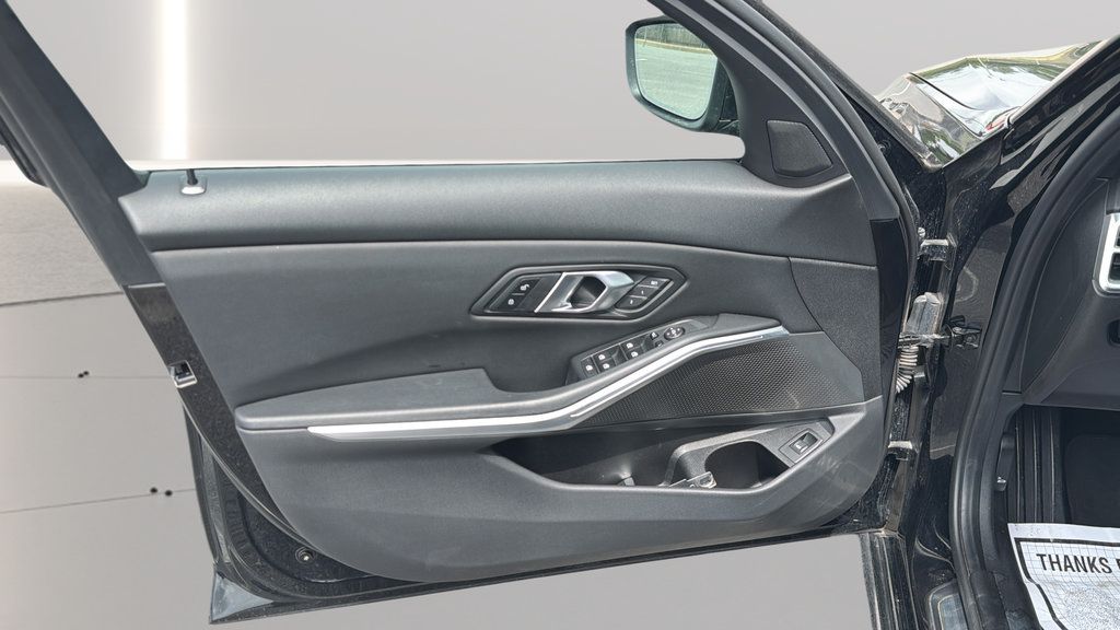 Used 2025 BMW 330i Sedan RWD image 22