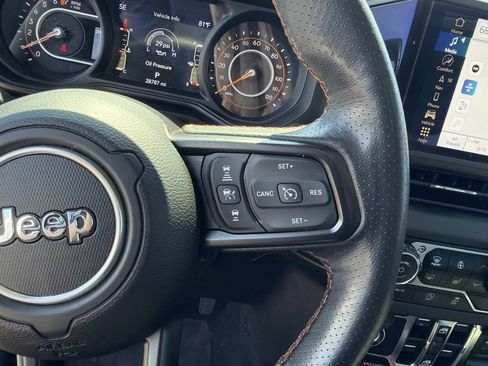 Used 2024 Jeep Gladiator Mojave w/ Technology Group AWD/4WD image 26