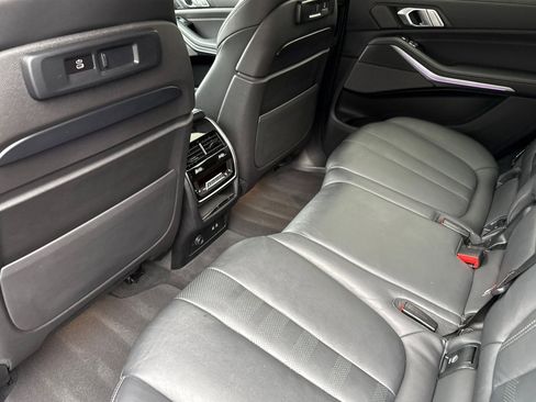 Used 2020 BMW X7 xDrive40i w/ Premium Package image 15