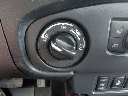 Used 2023 Nissan Frontier PRO-4X w/ Pro-4X Premium Package image 20