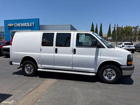 Used 2024 GMC Savana 2500 w/ Driver Convenience Package RWD image 9