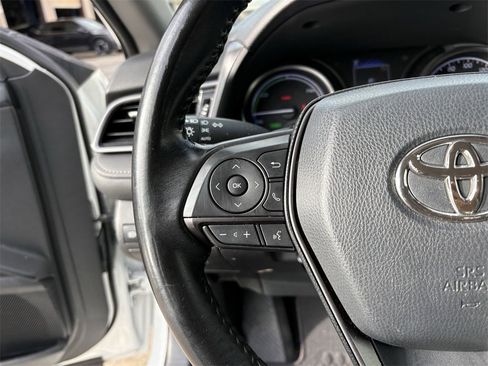 Used 2022 Toyota Camry SE image 16