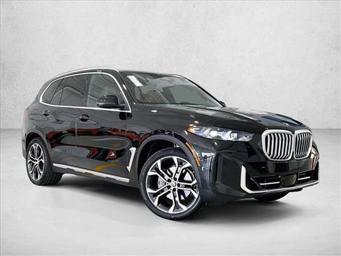 Used 2025 BMW X5 xDrive40i w/ Parking Assistance Package AWD/4WD image 12