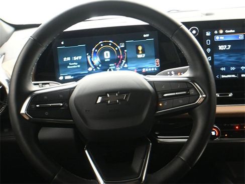 Used 2026 Chevrolet Equinox ACTIV w/ Convenience Package III image 16