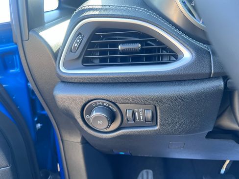 New 2026 Chrysler Pacifica Select w/ S Appearance Package image 25