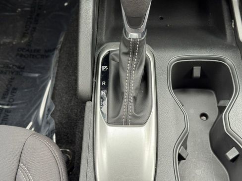 Used 2024 Nissan Frontier SV image 28