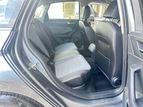 Used 2025 Volkswagen Jetta SE image 30