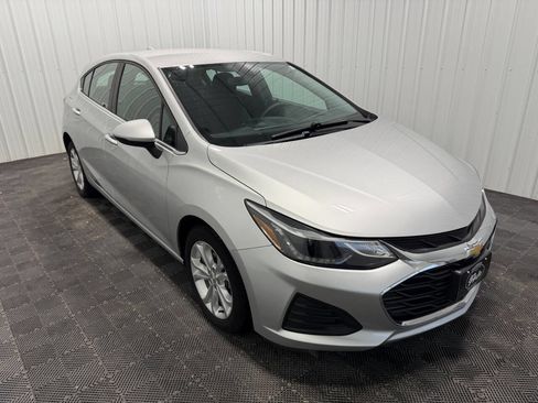 Used 2019 Chevrolet Cruze LT image 4