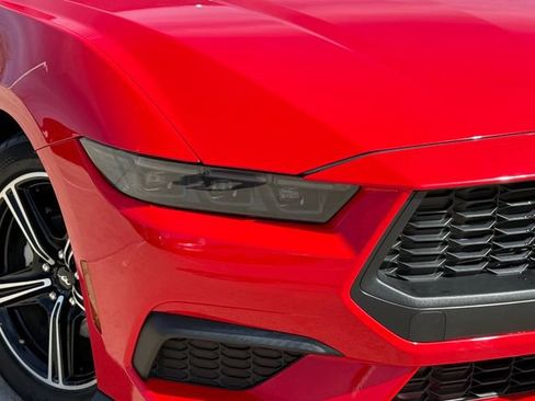 Used 2025 Ford Mustang Convertible RWD image 3