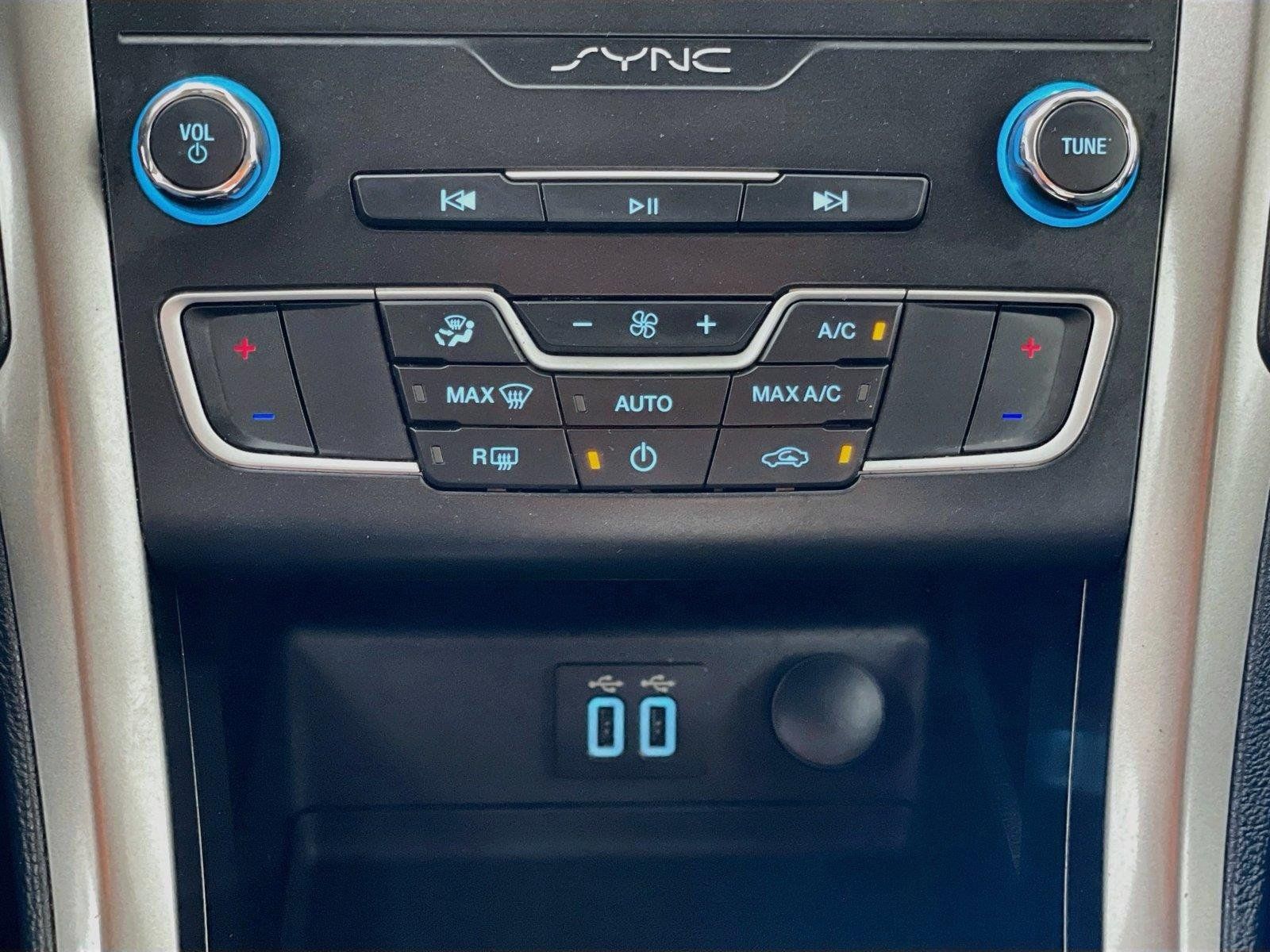 Used 2019 Ford Fusion SE FWD image 18