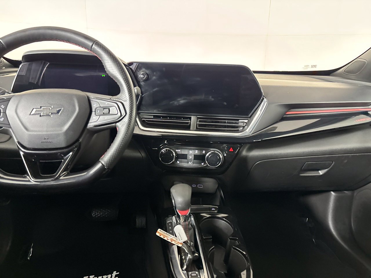 Used 2024 Chevrolet Trax RS FWD image 23