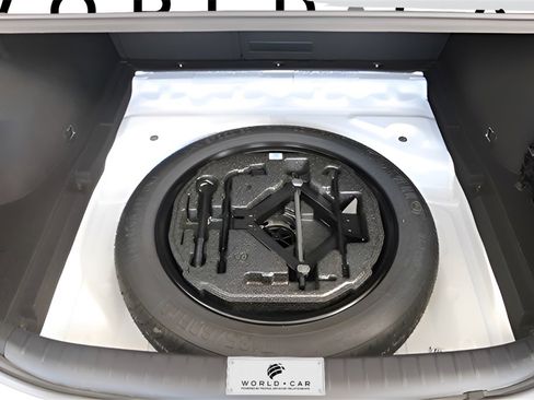 Used 2023 Genesis G70 2.0T image 10