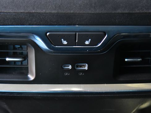 Used 2024 Chevrolet Silverado 1500 LTZ AWD/4WD image 51
