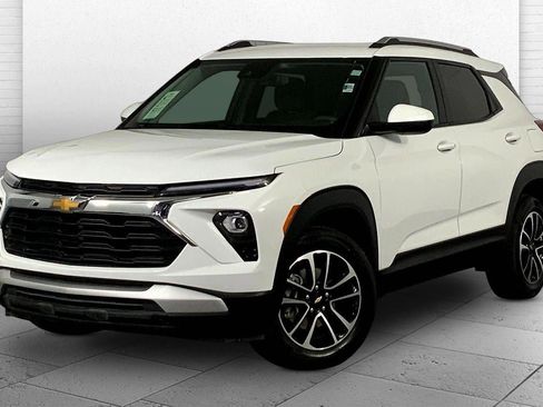 Used 2025 Chevrolet TrailBlazer LT AWD/4WD image 12