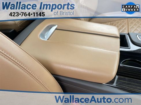 Used 2022 Cadillac Escalade ESV Premium Luxury w/ Performance Package image 33