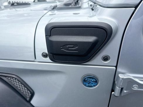 Used 2023 Jeep Wrangler Unlimited w/ Cold Weather Group AWD/4WD image 9