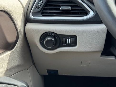 Used 2023 Chrysler Voyager LX FWD image 29