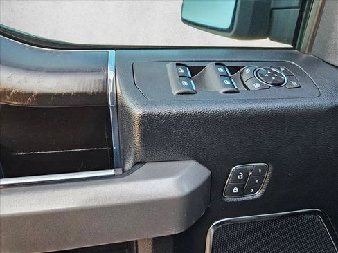 Used 2018 Ford F150 Platinum w/ Equipment Group 701A Luxury AWD/4WD image 27