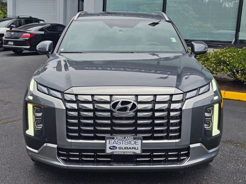 Used 2024 Hyundai Palisade Calligraphy AWD/4WD image 2