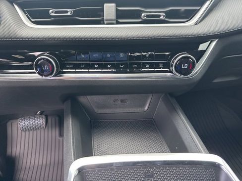 New 2026 Chevrolet Equinox LT w/ Convenience Package II image 24