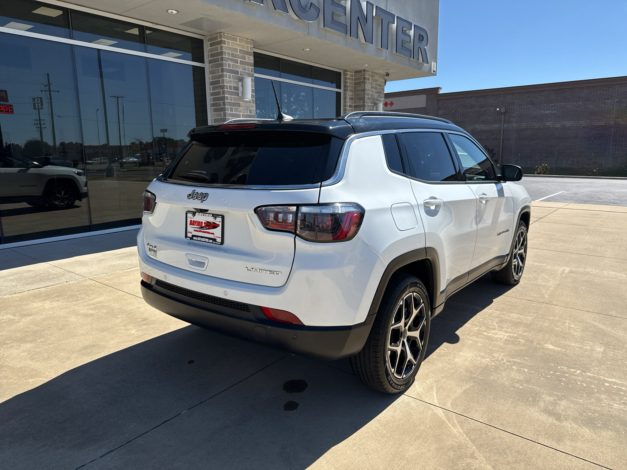 Used 2025 Jeep Compass Limited AWD/4WD image 7