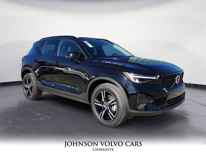 New 2026 Volvo XC40 B5 Core w/ Climate Package