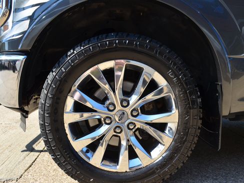 Used 2016 Ford F150 Lariat w/ Equipment Group 502A Luxury AWD/4WD image 16