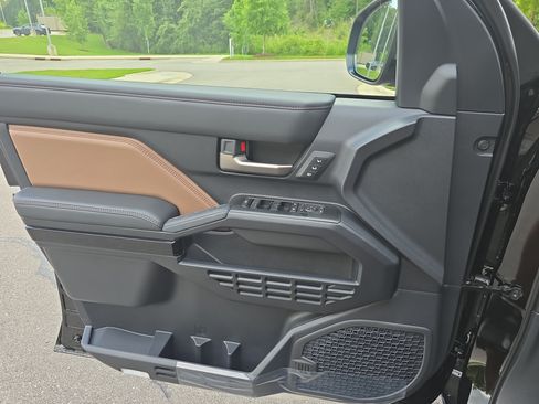 New 2026 Toyota 4Runner Limited AWD/4WD image 28