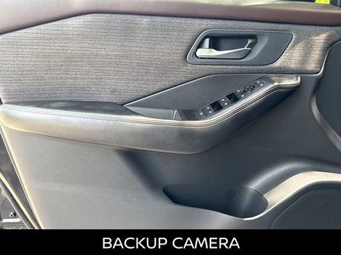 Certified 2023 Nissan Rogue SV FWD image 4