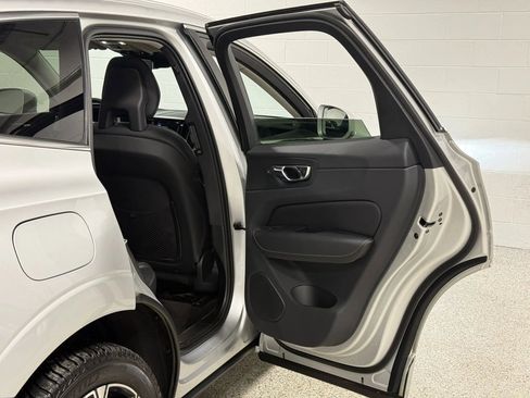 Used 2018 Volvo XC60 T8 Inscription w/ Luxury Seat Package image 54