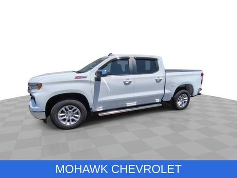Certified 2023 Chevrolet Silverado 1500 LT w/ Z71 Off-Road Package AWD/4WD image 4
