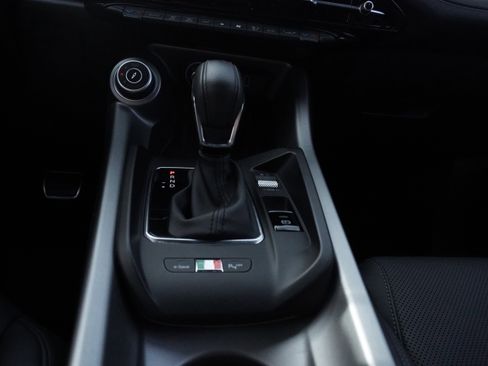 Used 2024 Alfa Romeo Tonale Veloce image 23