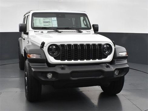 Used 2024 Jeep Wrangler Sport S image 8