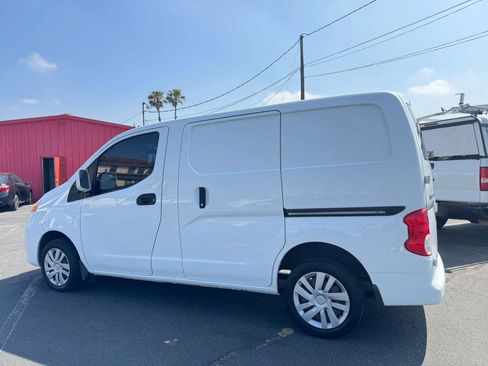 Used 2015 Nissan NV200 SV w/ Back Door Glass Package FWD image 5