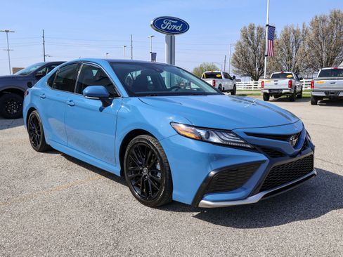 Used 2023 Toyota Camry XSE w/ Cold Weather Package image 8