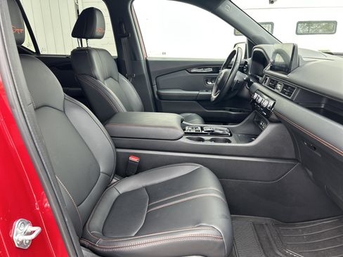 Certified 2025 Honda Pilot TrailSport image 31