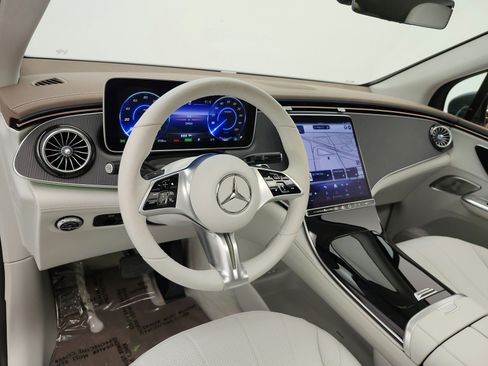 Used 2023 Mercedes-Benz EQE 350+ SUV image 9