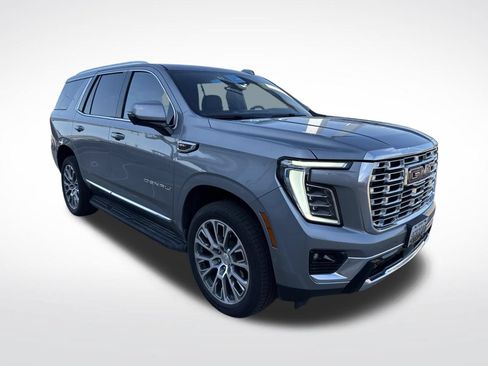 Used 2025 GMC Yukon Denali AWD/4WD image 3