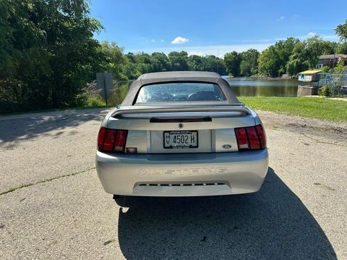 Used 2000 Ford Mustang Convertible RWD image 7