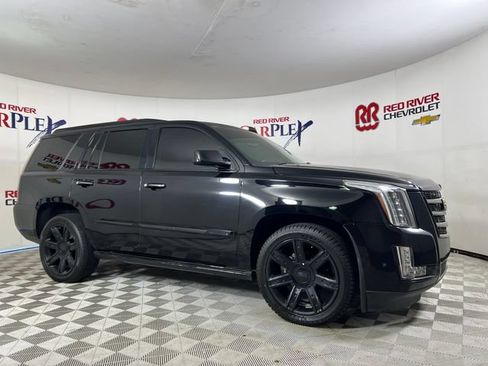 Used 2017 Cadillac Escalade Premium Luxury AWD/4WD image 1