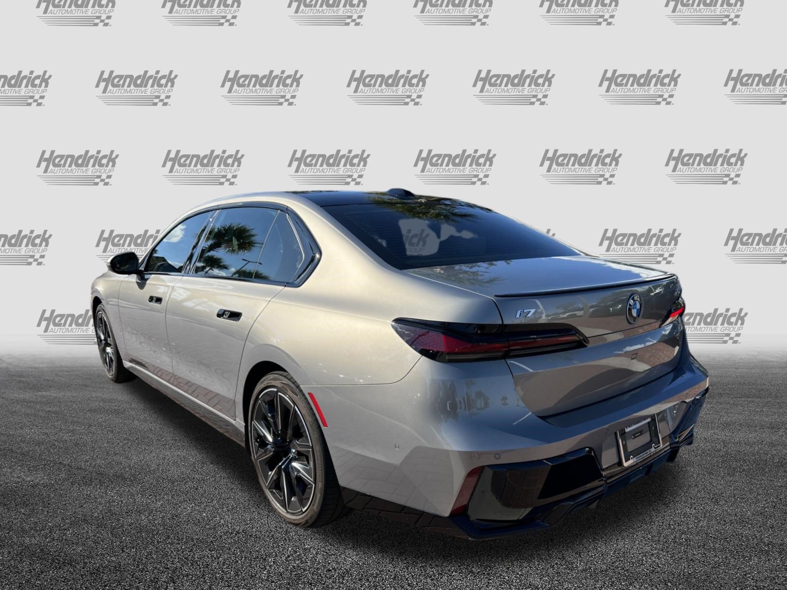 Used 2024 BMW i7 eDrive50 w/ M Sport Package RWD image 8