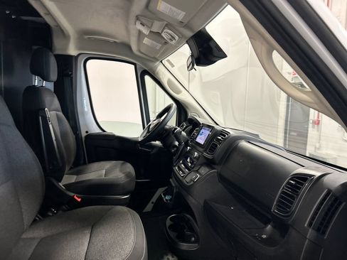 Used 2025 RAM ProMaster 2500 w/ U-Haul Equipment Group FWD image 30