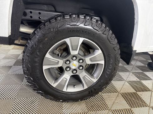 Used 2019 Chevrolet Colorado Z71 image 32