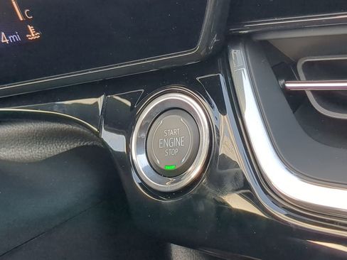 Used 2024 Chevrolet Trax RS w/ Driver Confidence Package image 28