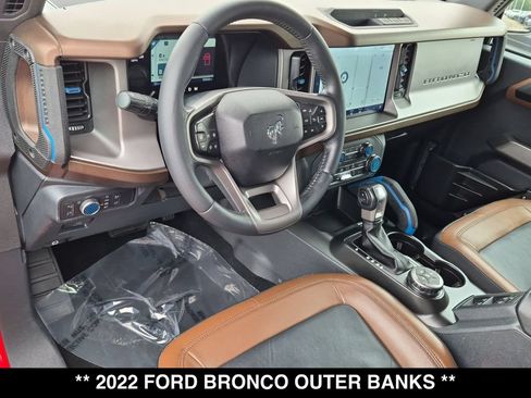 Used 2022 Ford Bronco Outer Banks AWD/4WD image 2